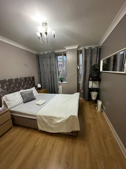 A 2 Standard Bedrooms Flat London Exterior foto